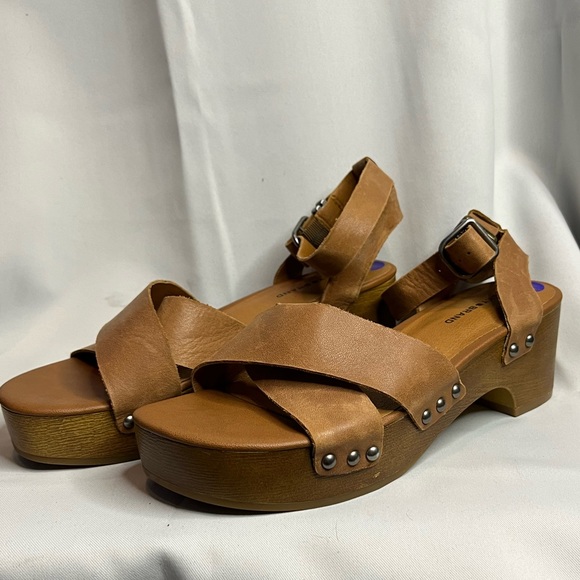 Lucky Brand Platform Brown Leather Sandals - Picture 3 of 8